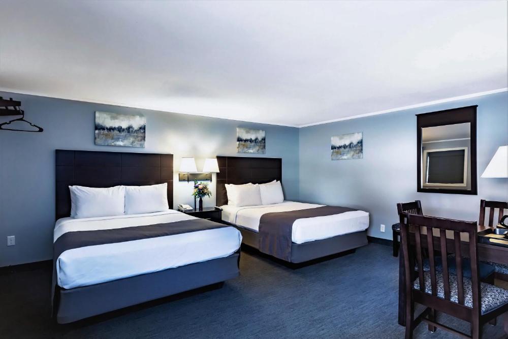 Standard Queen Room with Two Queen Beds interior